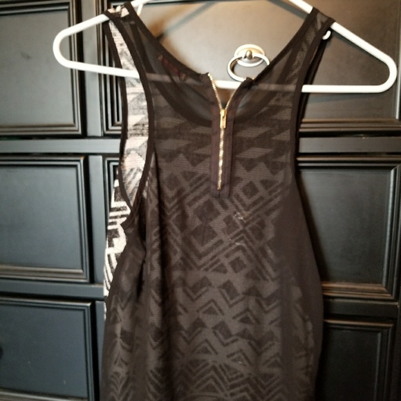 Aztec top - Picture 2 of 2