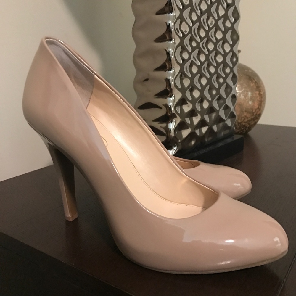 NWOT Jessica Simpson Nude Pumps