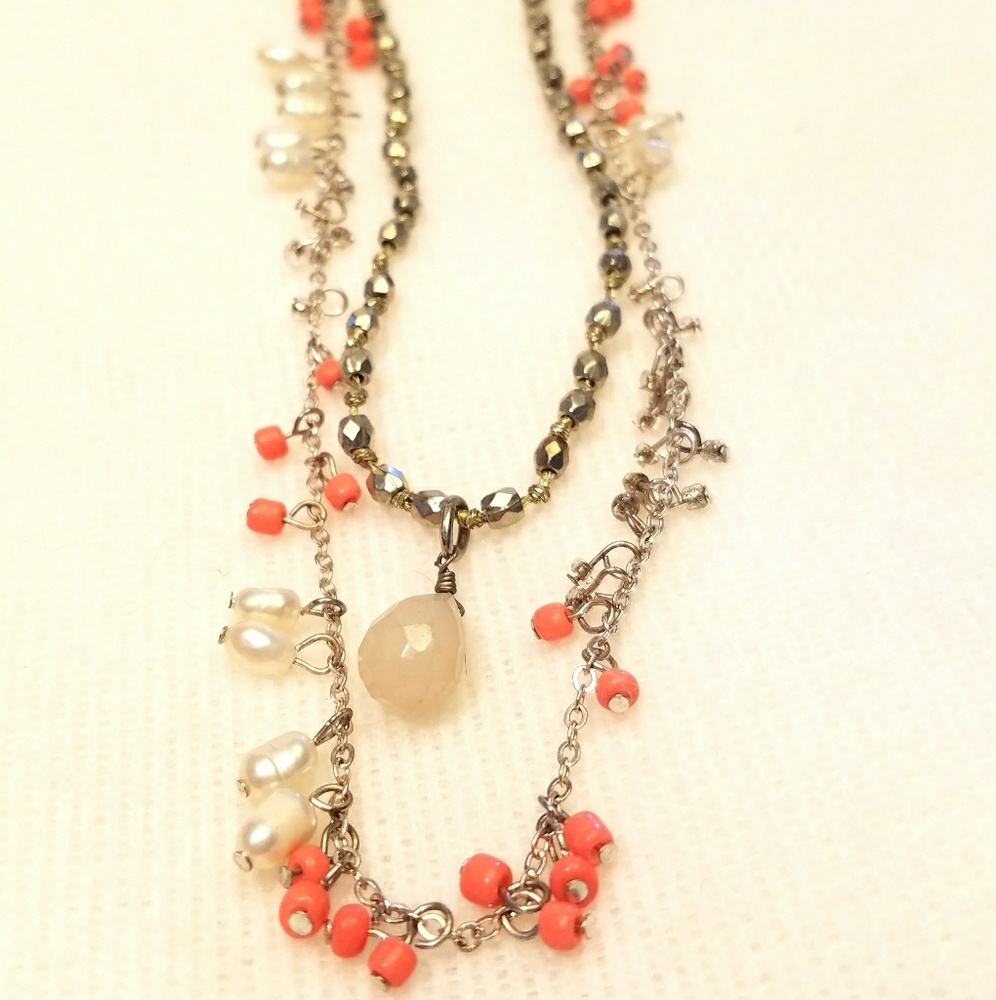 Pair of delicate necklaces