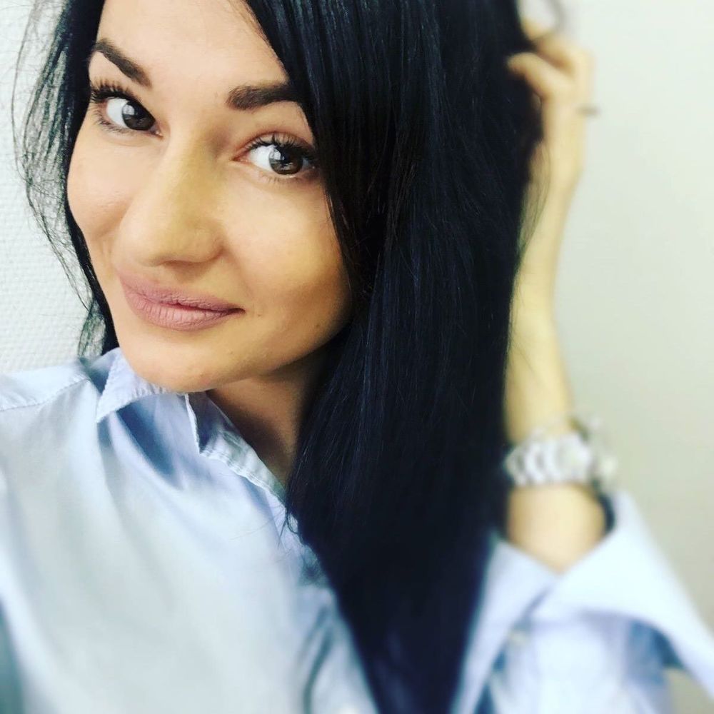 Meet your Posher, Lena