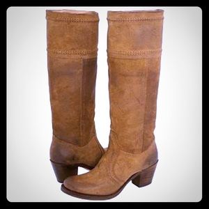 Frye Jane 14L boots! NEW NEVER WORN RIDING BOOTS!
