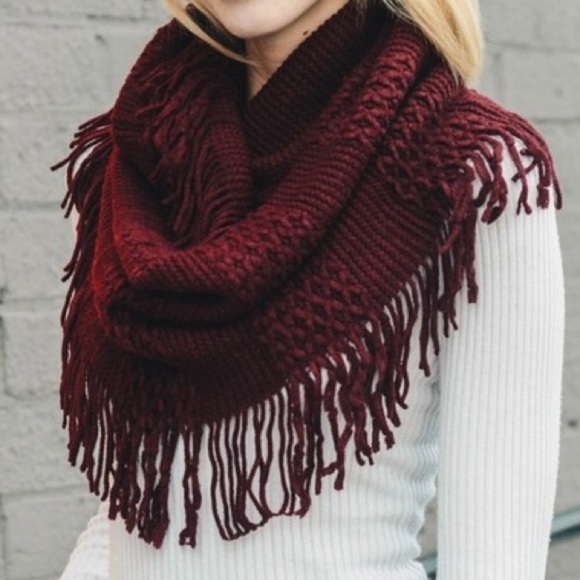 WILA Accessories - Burgundy tasseled infinity scarf