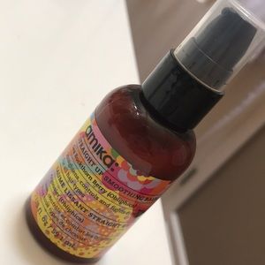 Amika: Straight Up Smoothing Balm! 💁🏻