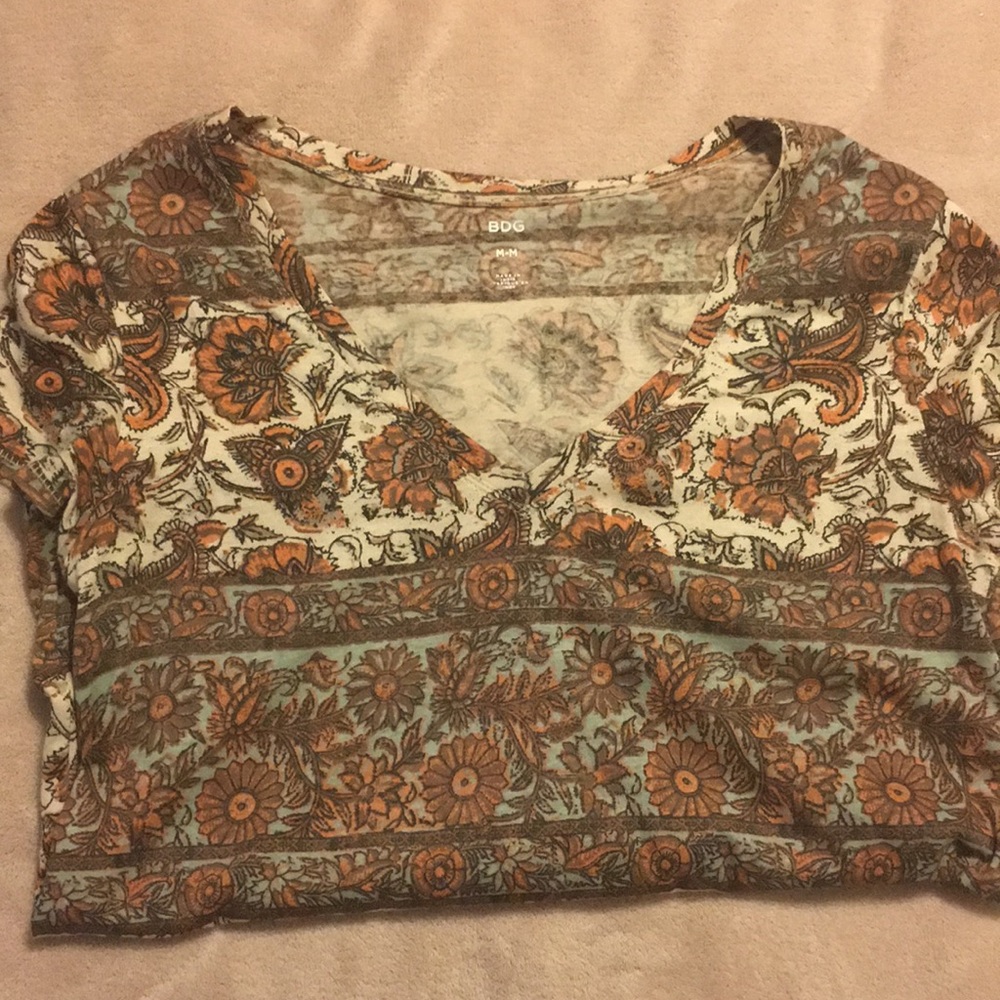 Printed v-neck shirt