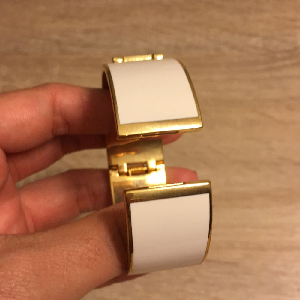 C Wonder M Bracelet - Picture 5 of 5