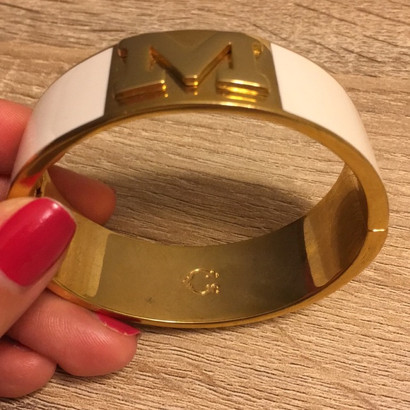 C Wonder M Bracelet - Picture 3 of 5