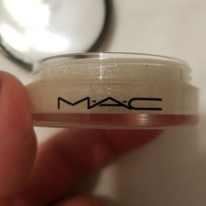 MAC studio eye gloss
