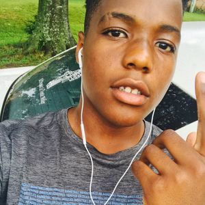 Meet your Posher, Dee