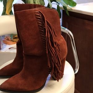 2 3/4 boots with fringe on side