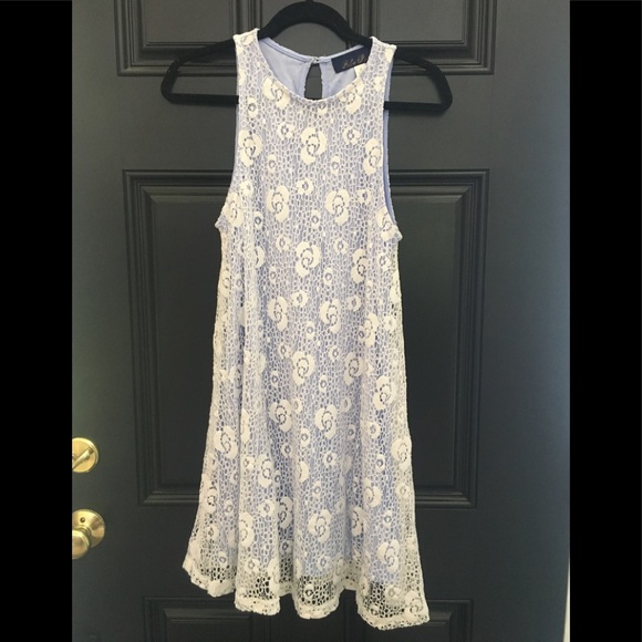 Super cute lace dress - Picture 1 of 3