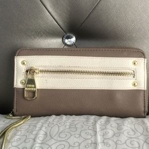 Steve Madden clutch wallet