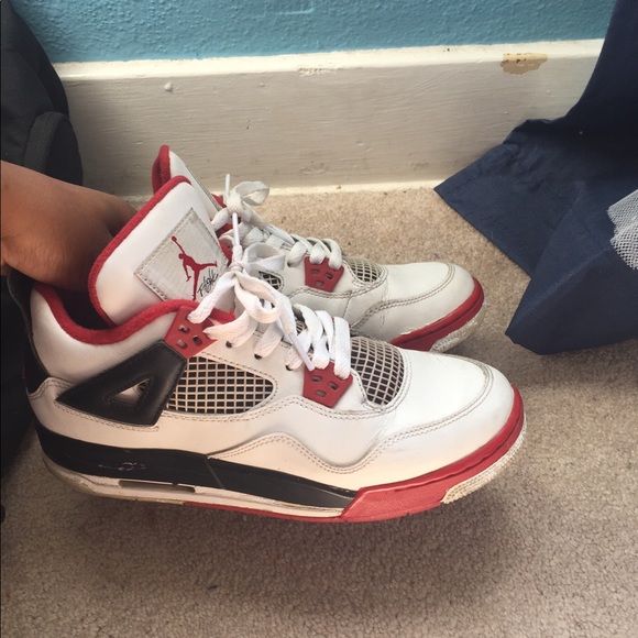 women's fire red 4s
