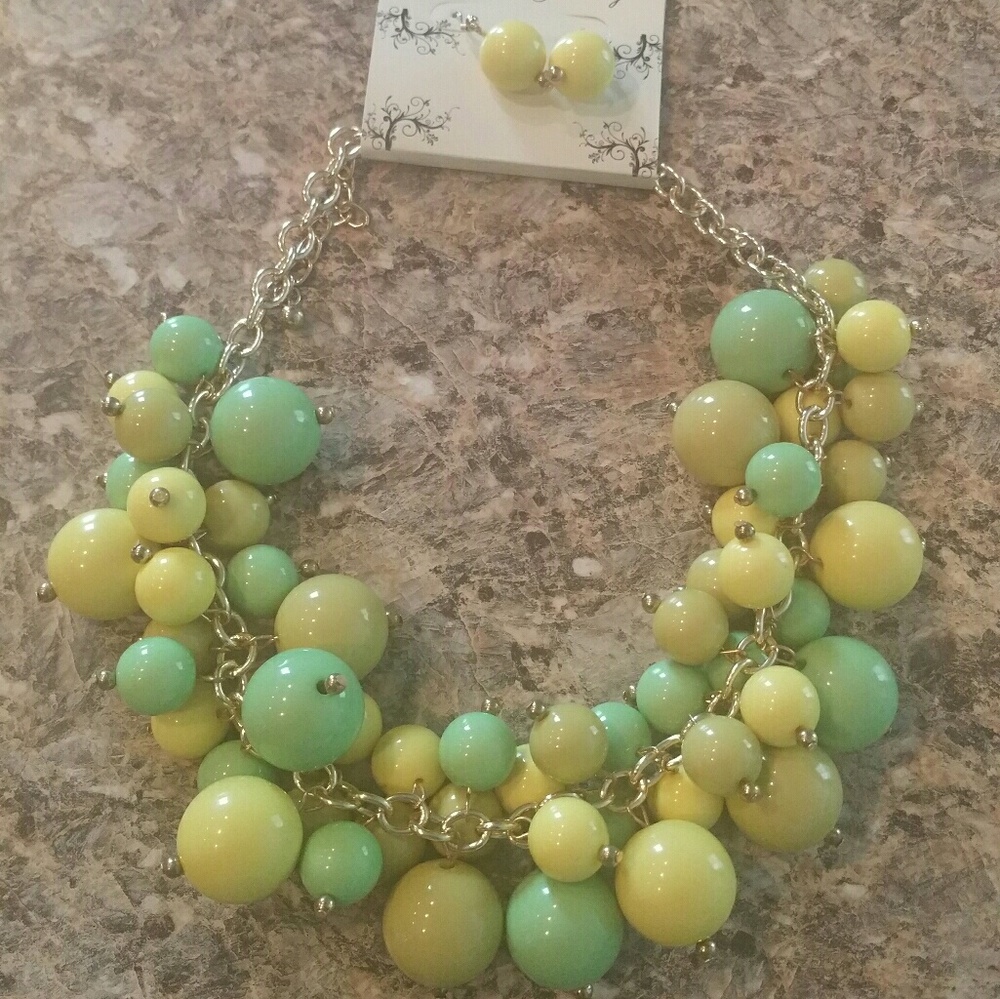 Necklace Set - Picture 2 of 2