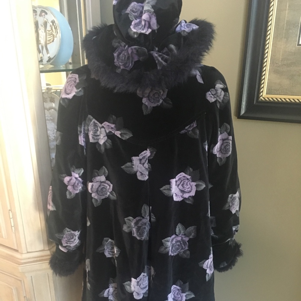 Designers collection by Robin velvet girls coat