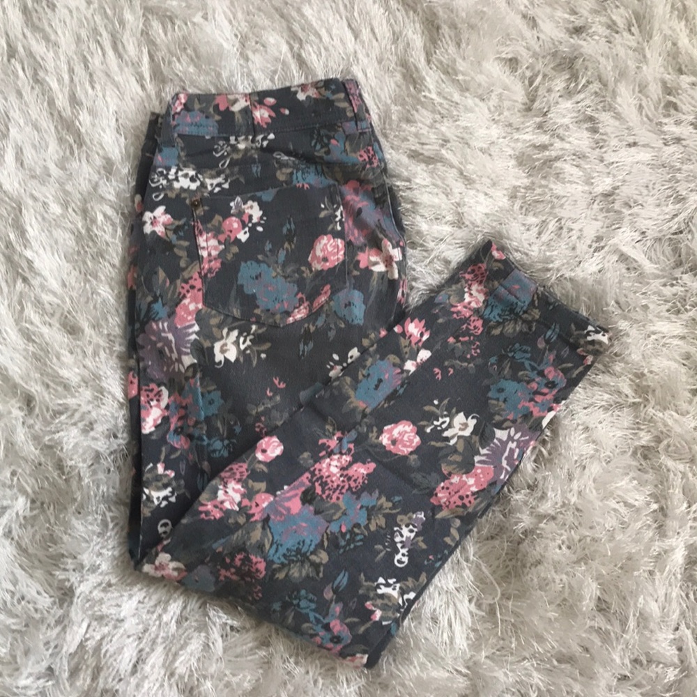 Floral Jeans💙