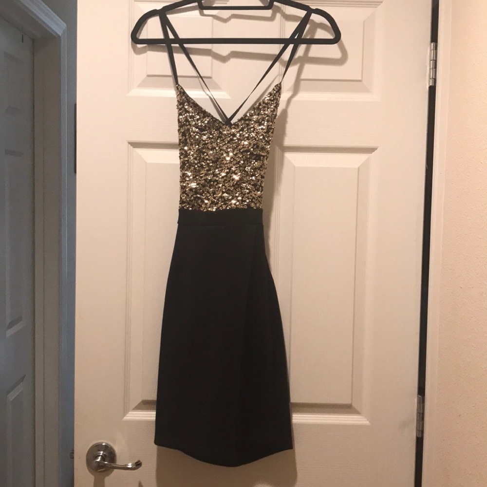 Black and gold sparkly dress!