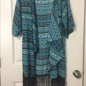🎀LuLaRoe Tribal Print Monroe Kimono🎀