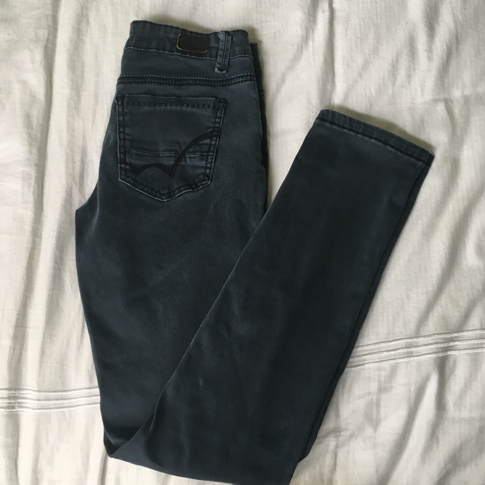 Cute Navy Skinny Pants!