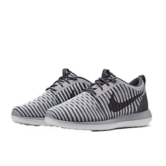 Nike Shoes - Nike Roshe Two Flyknit