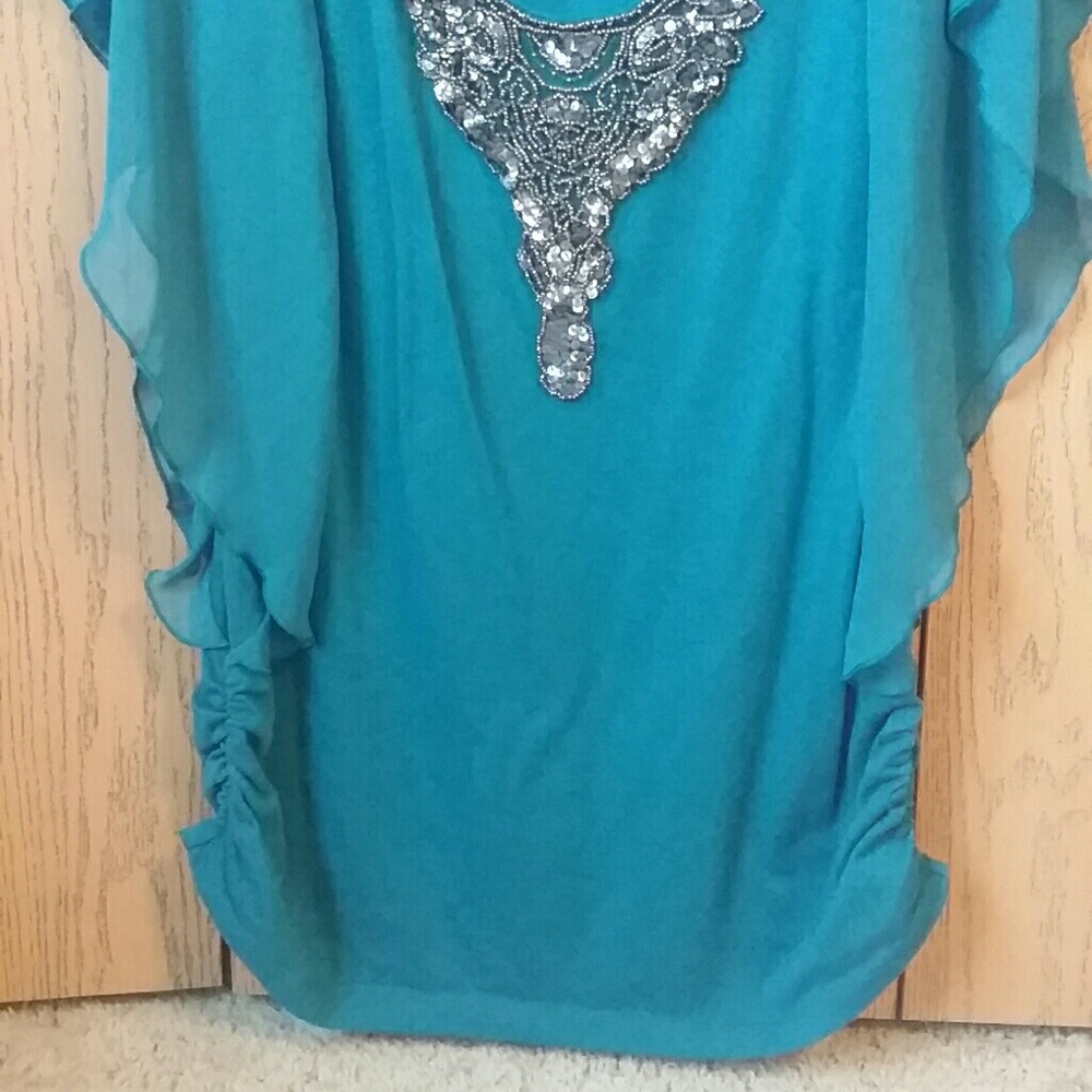 Top - Picture 2 of 2