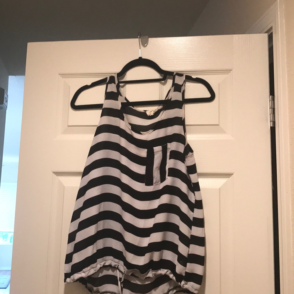 White and black strapped short sleeve blouse!