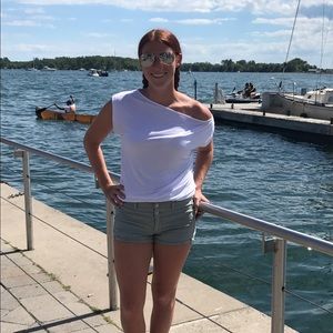 Meet your Posher, Brittney