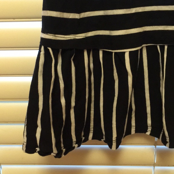 Capsule peplum tank. - Picture 2 of 3