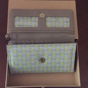 NWT Anna nova wallet GREAT CHRISTMAS GIFT 🎁