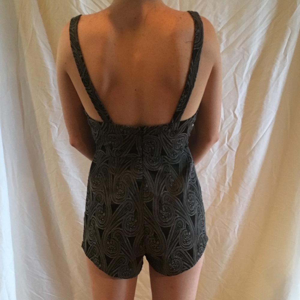 🚫 sold 🚫Tobi romper - Picture 5 of 8