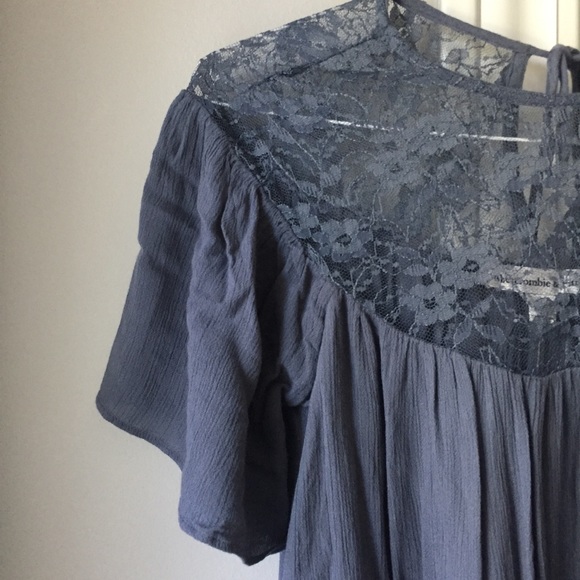 NWT lace shirt sleeve shirt - Picture 3 of 6