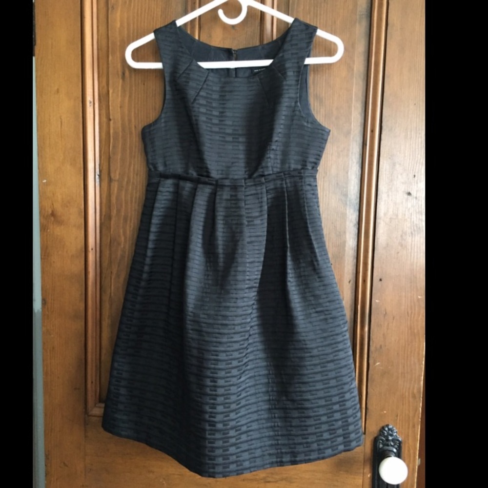 Black dress with pockets!