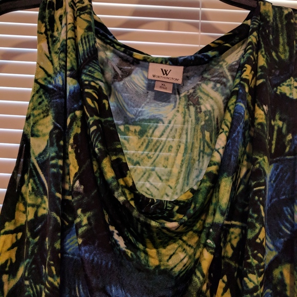 Leaf Patterned Tank - Picture 2 of 2