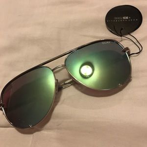 Quay Australia• Desi Perkins sunglasses