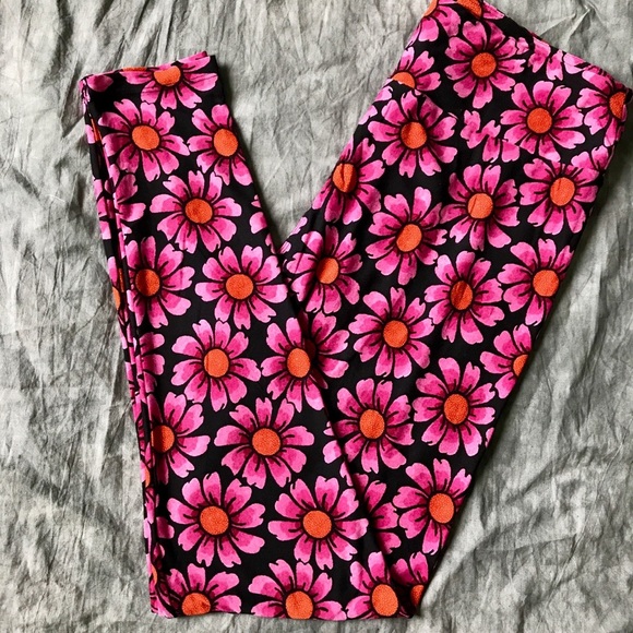 LuLaRoe Pants - NWT! TC LuLaRoe Leggings