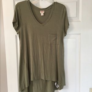 Mossimo L hi-lo t-shirt