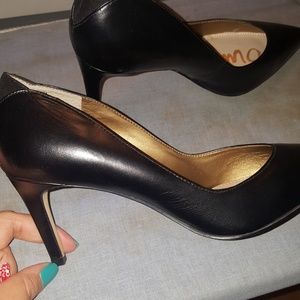 3 inch blk Sam Edelman pumps