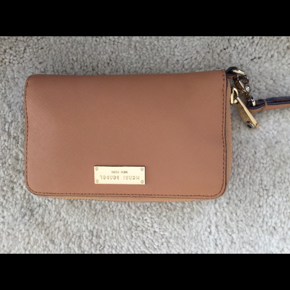 Henri Bendel wallet