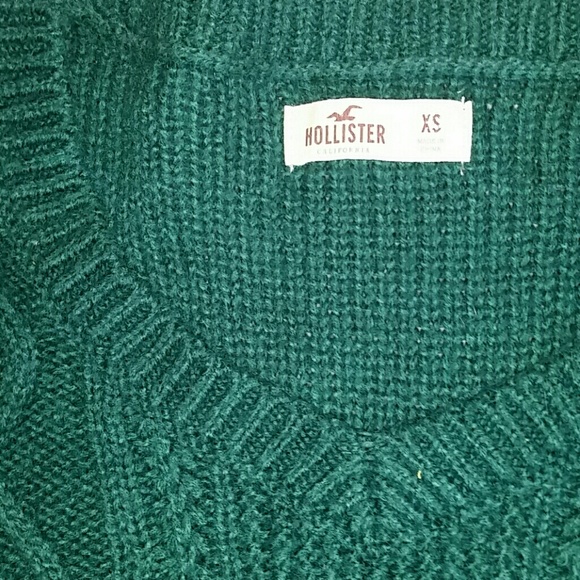 Vintage Deep Green V-neck Knitted Sweater - Picture 2 of 4