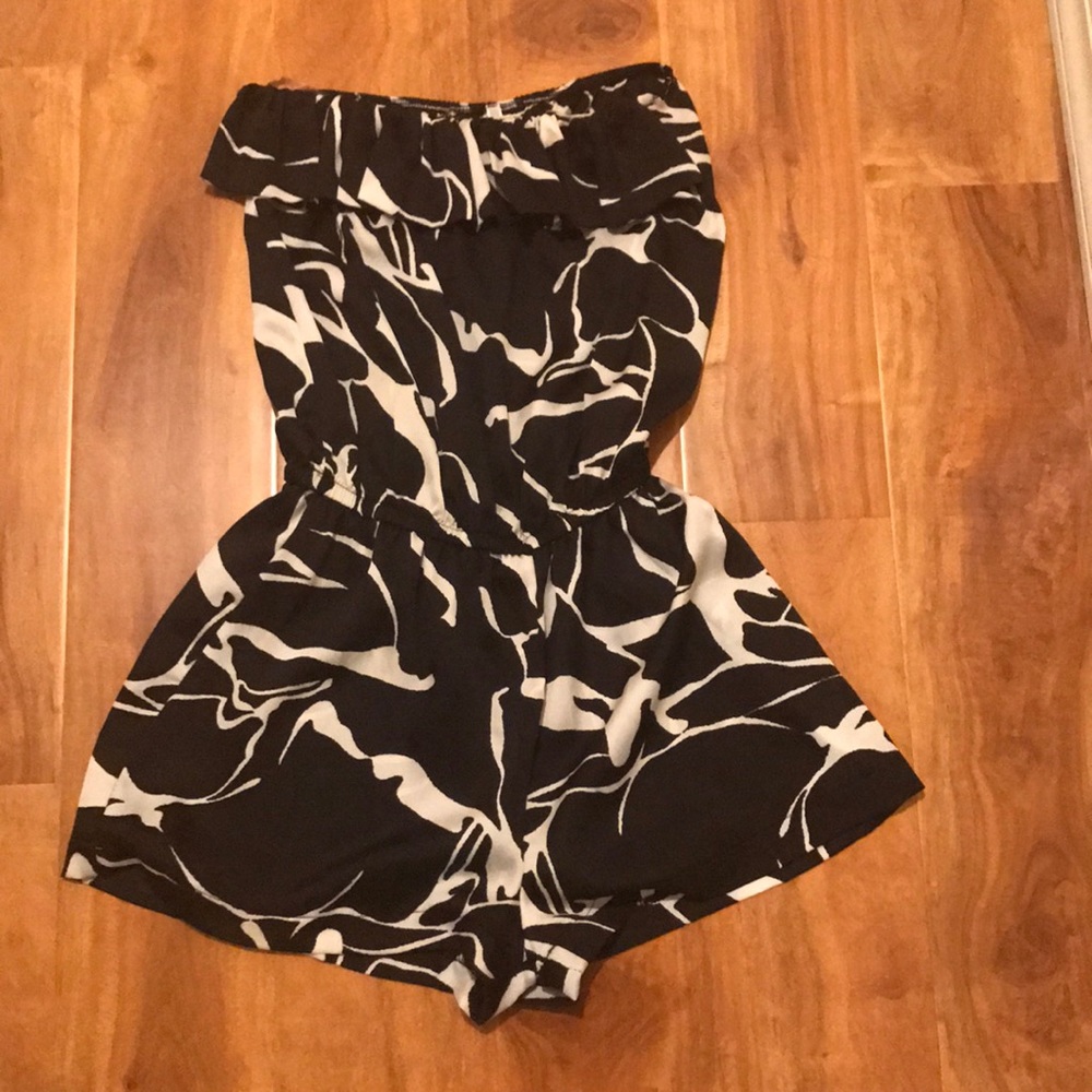Perfect strapless black and white romper