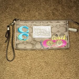 Coach Poppy Pop C wristlet