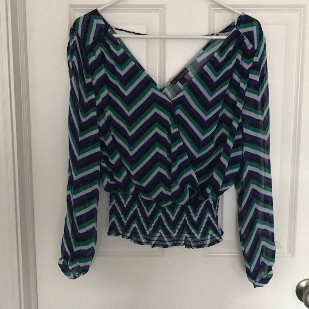 Super cute Guess shirt