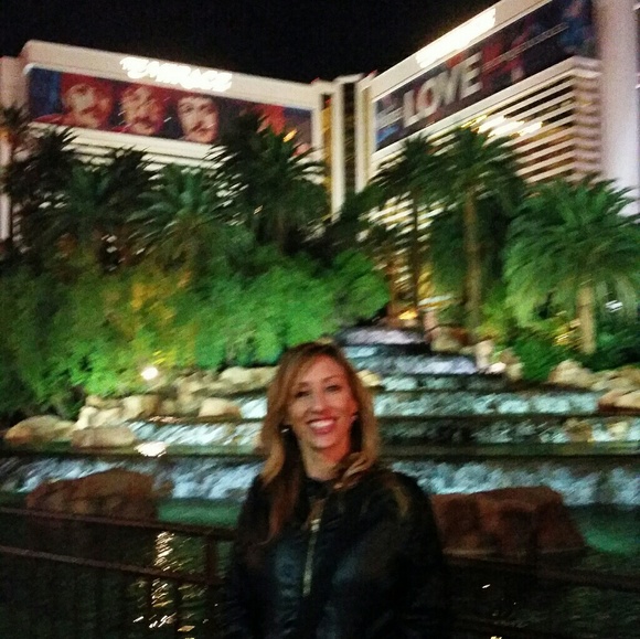 Style and Quality - Picture 2 of 2