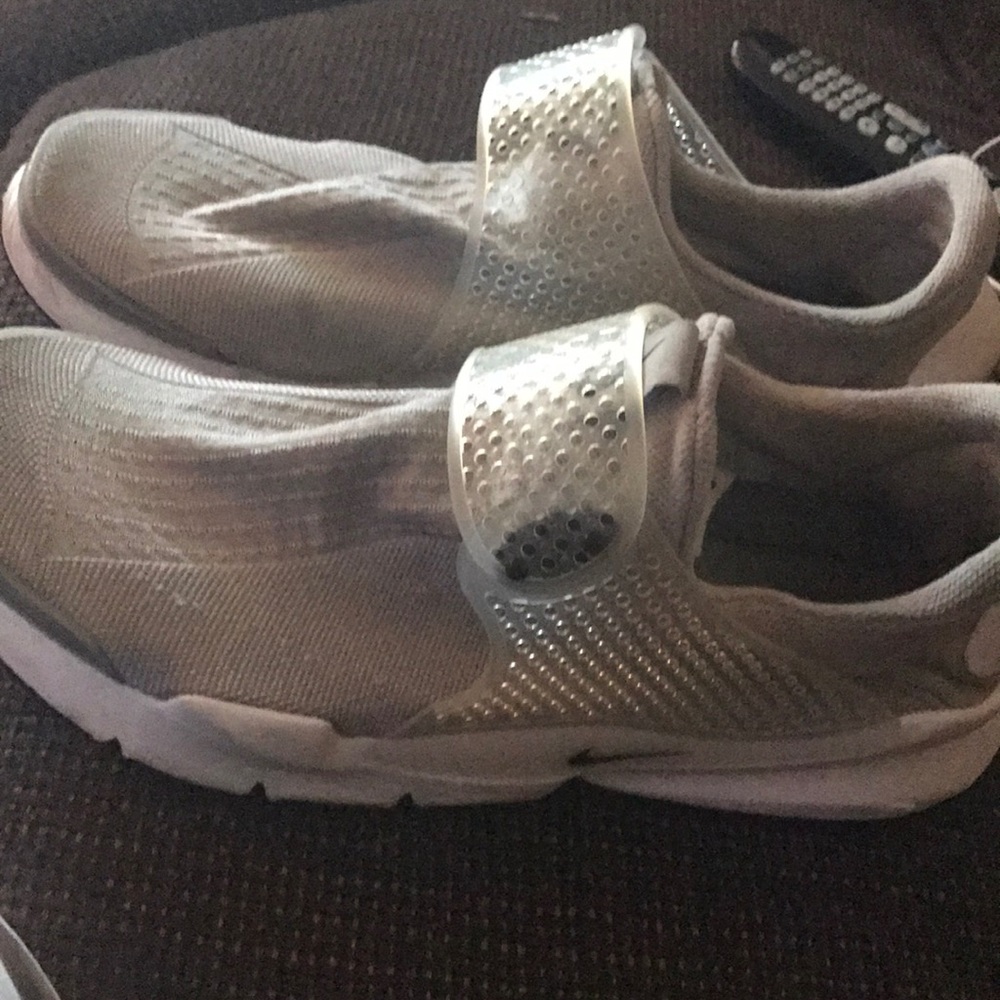 Nike sock dart .