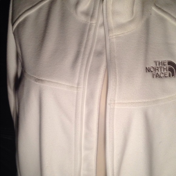 The North Face Jackets & Blazers - Ladies north face jacket beautiful like new