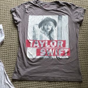 Taylor swift t-shirt