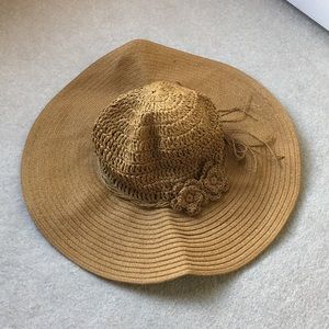 Floppy straw sunhat