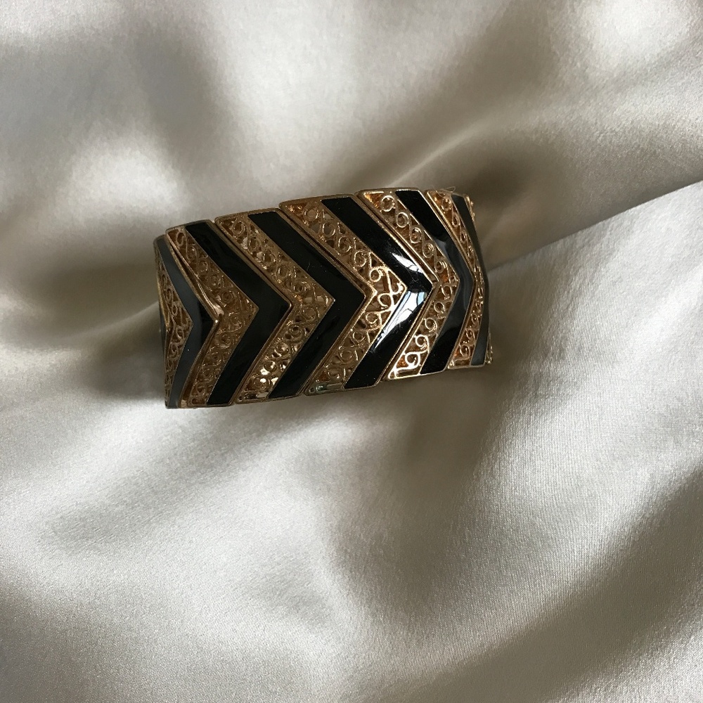 Black and Gold Stretch Bracelet