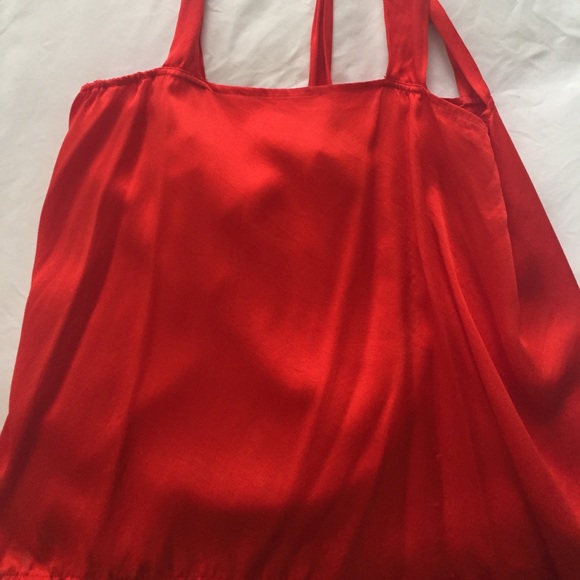 🔥Silk designer top! Gorgeous orange/red color 🔥 - Picture 4 of 4