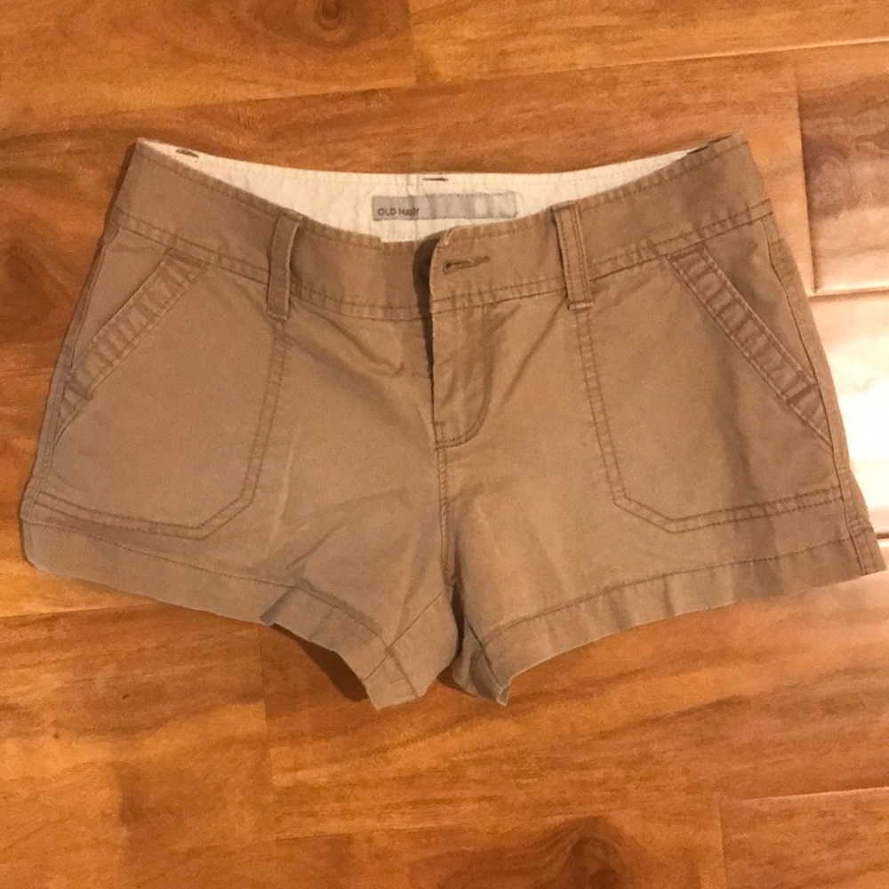 Perfect khaki shorts