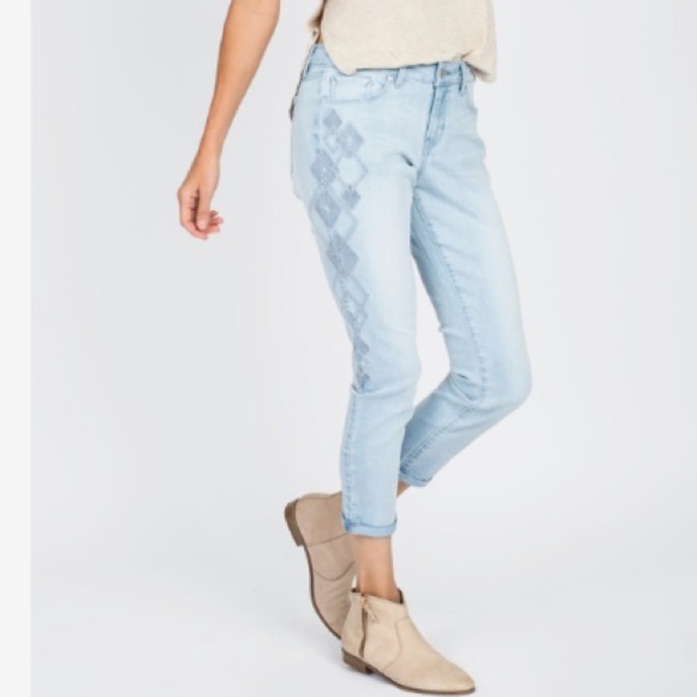 Jessica Simpson Aztec Jean size 30-buy fast!